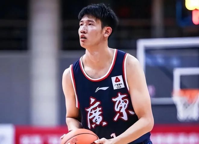 广东队抢眼表现，主教练力挺年轻球员积极成长！